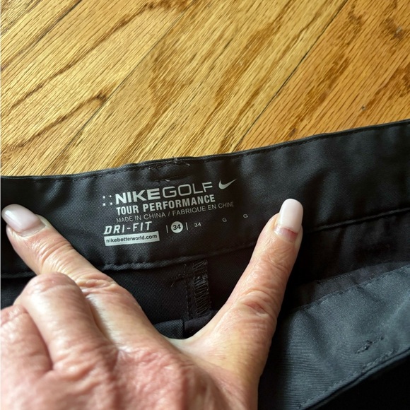 Nike Dri-Fit Golf Performance Black Flat Front Shorts - size 34 - Picture 2 of 8